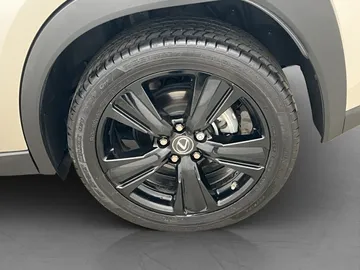 Car image 28
