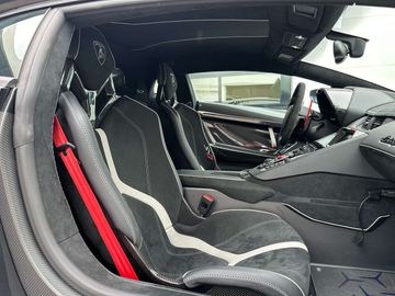 Car image 30