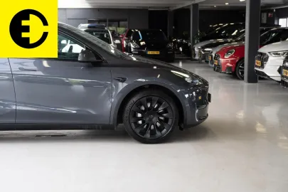 Car image 36