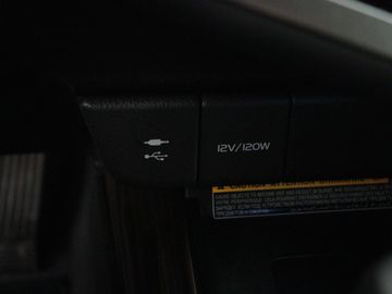 Car image 33