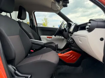 Car image 27