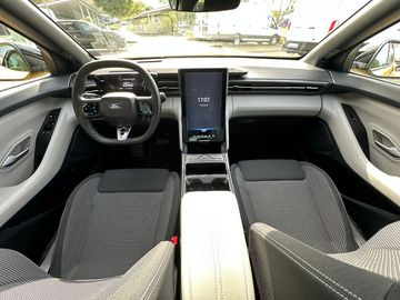 Car image 17