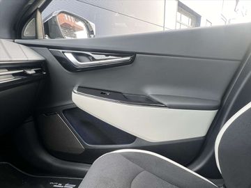 Car image 37