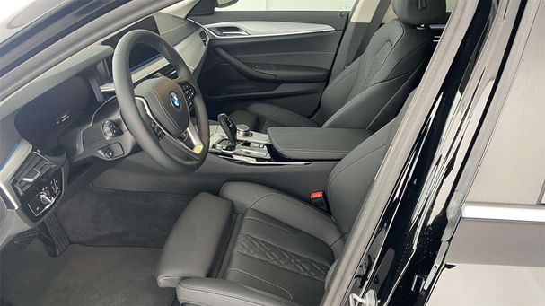 BMW 530 Touring xDrive 215 kW image number 15