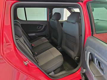 Car image 12