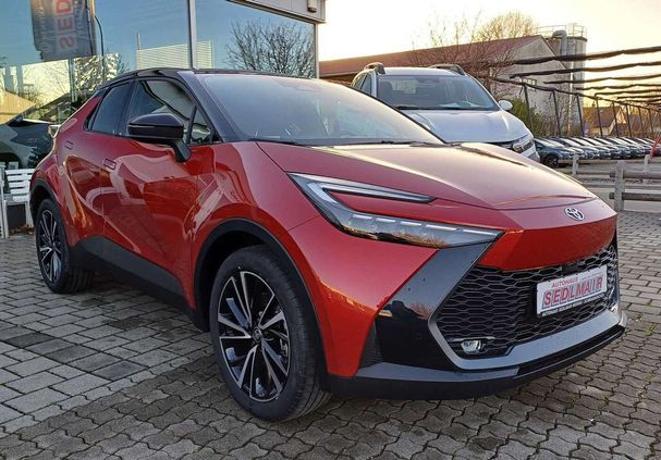 Toyota C-HR 2.0 Plug-In Hybrid 164 kW image number 2