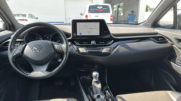 Toyota C-HR 90 kW image number 16