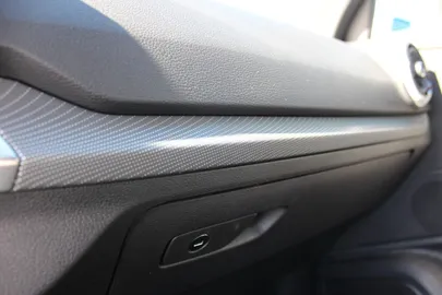 Car image 31