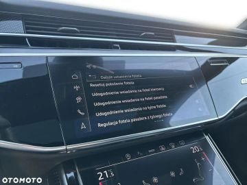Car image 32