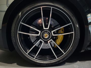 Car image 28