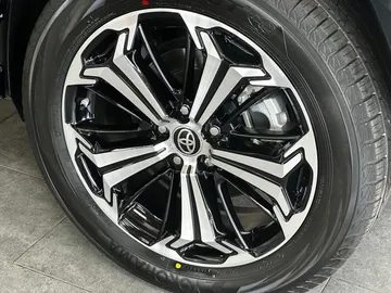 Car image 29