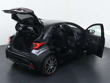 Car image 30