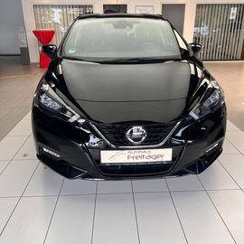Car image 3