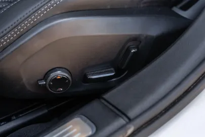 Car image 48