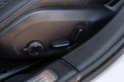 Car image 48