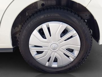 Car image 26