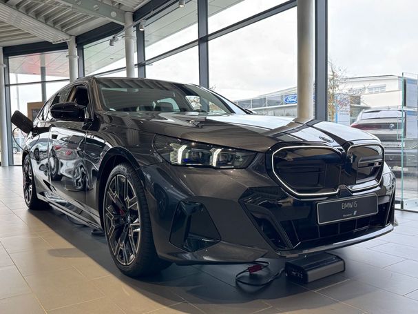 BMW i5 M60 442 kW image number 3