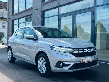 Car image 3