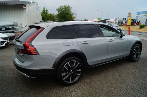 Volvo V90 Cross Country AWD B4 145 kW image number 3