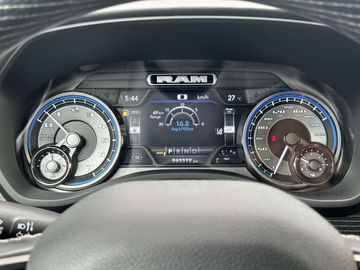 Car image 23