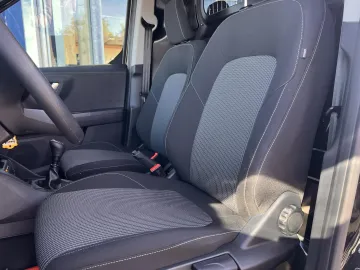 Car image 25