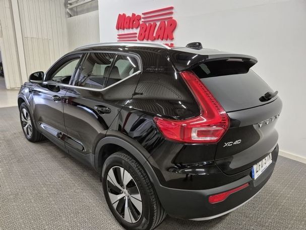 Volvo XC40 Hybrid T4 Inscription Momentum 155 kW image number 9