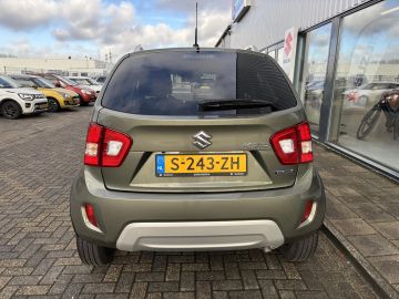 Car image 4