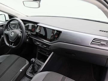 Car image 37