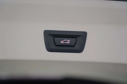 Car image 36