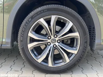 Car image 40