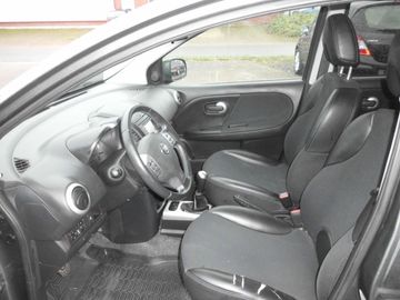 Car image 11