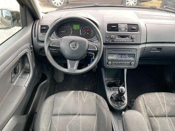 Car image 14