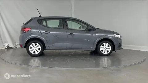 Car image 4