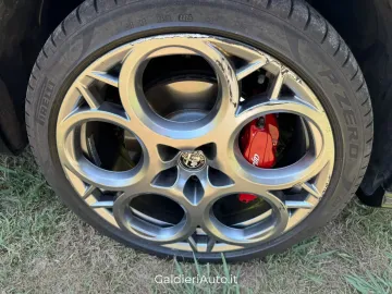 Car image 27
