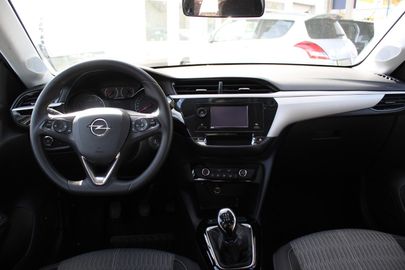 Car image 14