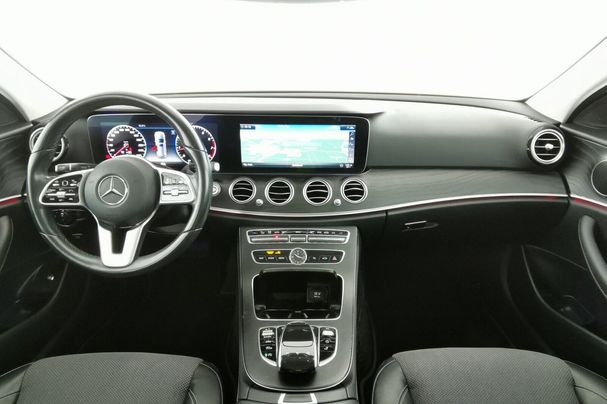 Mercedes-Benz E 200 T 4Matic Exclusive 135 kW image number 11