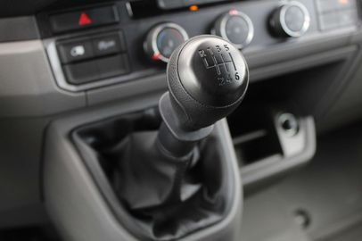 Car image 32