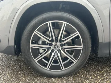 Car image 33