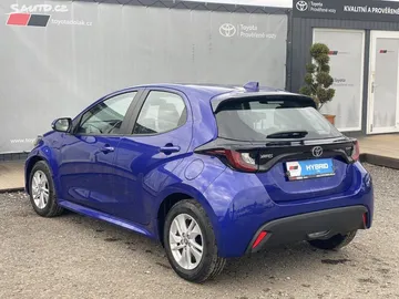 Car image 5