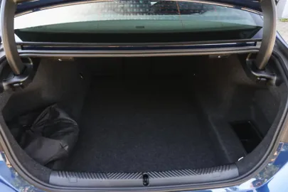 Car image 32