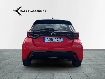 Car image 4