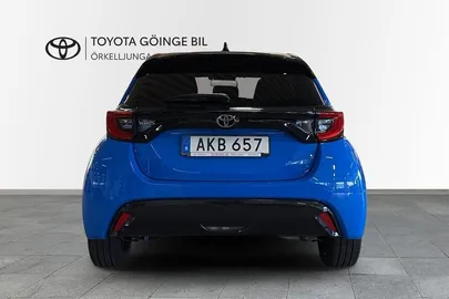 Car image 2