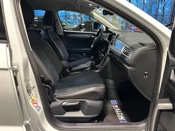 Car image 35