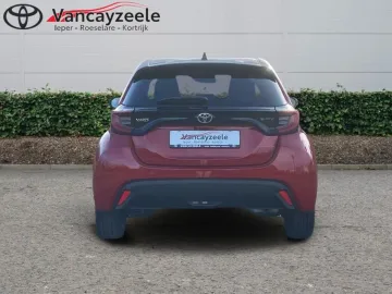 Car image 4