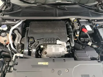 Car image 25