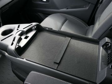 Car image 33