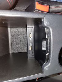 Car image 37