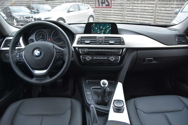 BMW 318i Touring 100 kW image number 4