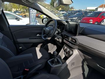 Car image 30