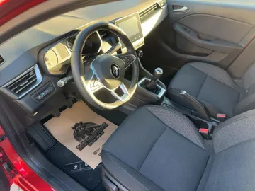 Car image 14